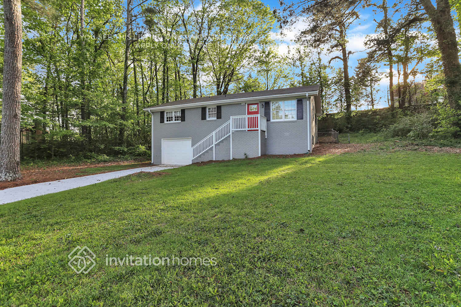 Building Photo - 4891 Lehigh Dr