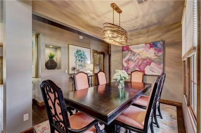 Building Photo - Luxury home in Oak Tree Park with a pool/tennis court/playground/walking trails - Edmond North Hi...