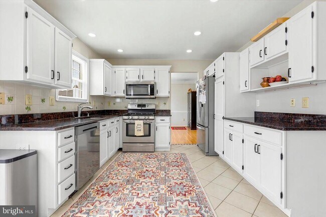 Building Photo - 438 Candlewood Way