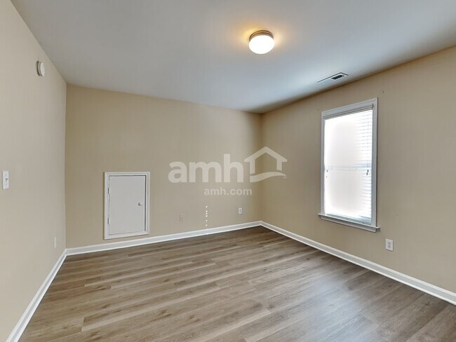 Building Photo - 228 Haywood Ln
