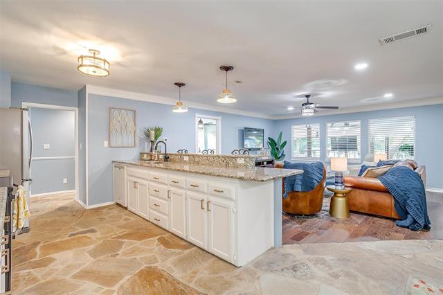 Building Photo - 520 Deer Trail