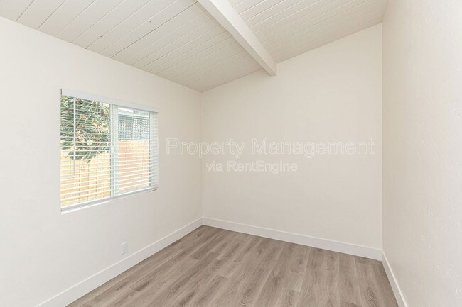 Building Photo - 1405 Bush St