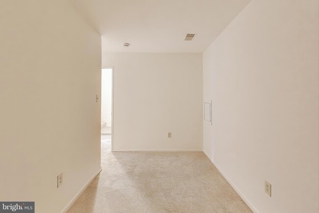 Building Photo - 18 Indian Hills Ct