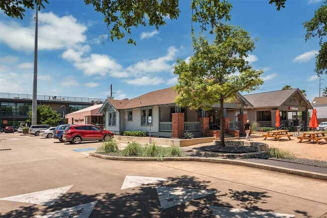 Building Photo - 212 W 6th St