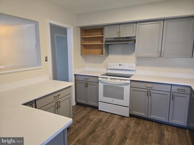 Building Photo - 341 S 26th St