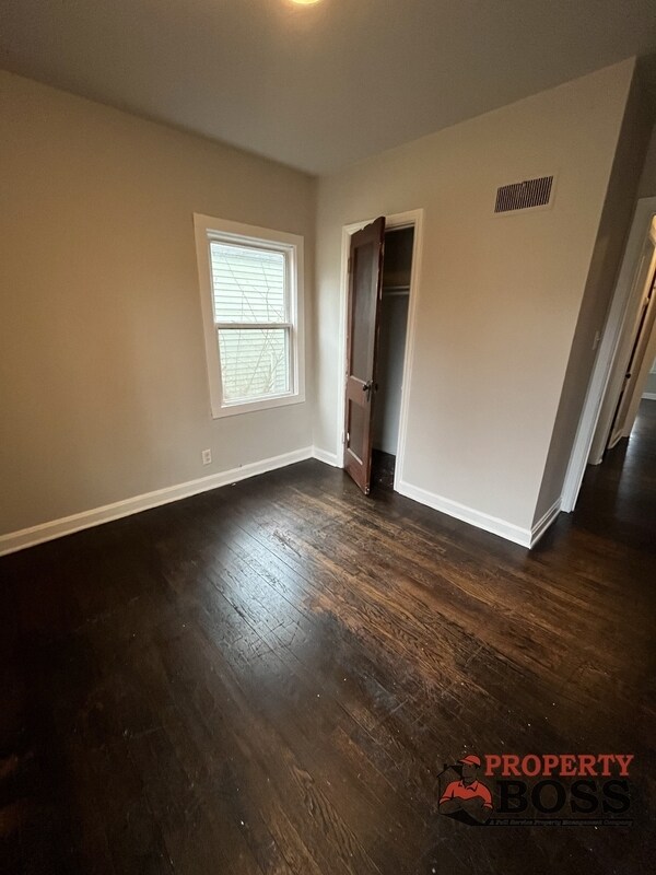 Building Photo - 353 S Hamilton St