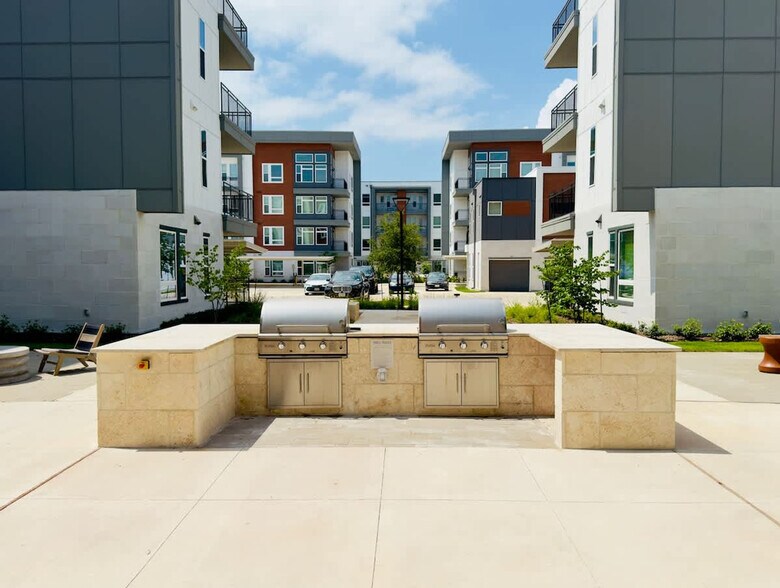 Building Photo - 12208 Tech Ridge Blvd