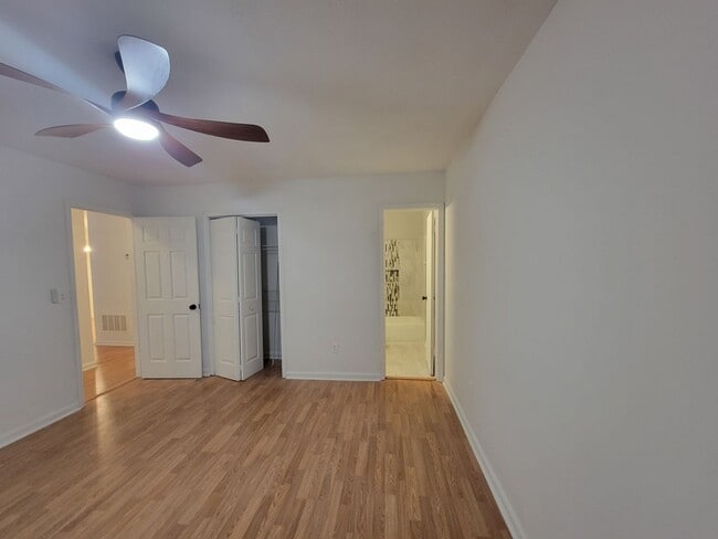 Building Photo - Fully Renovated 3BR/2BA Ranch-Style Townhome – SS Appliances &  Washer/Dryer