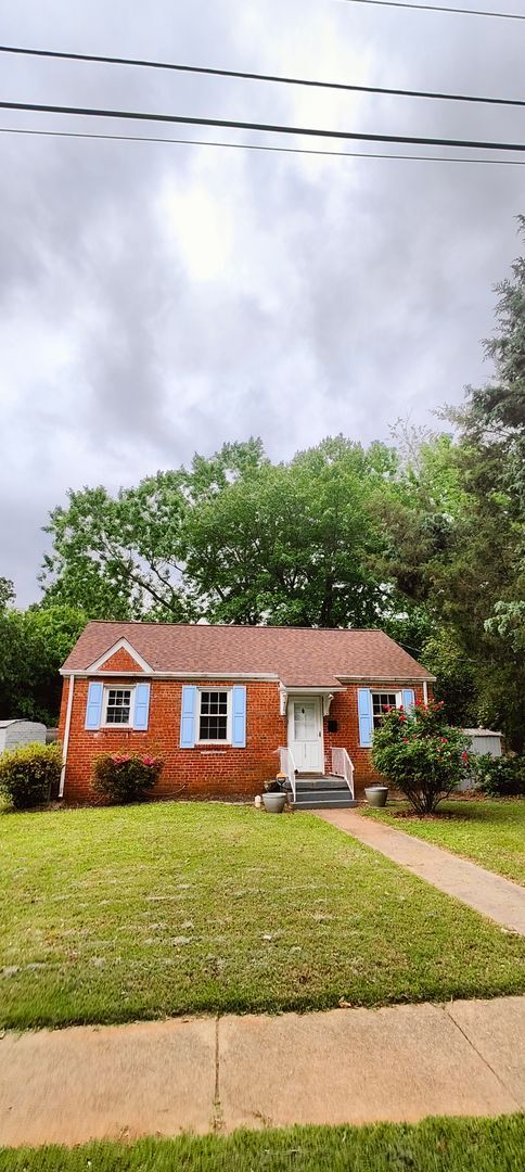 Building Photo - Renovated Brick home  near Forest Hill
