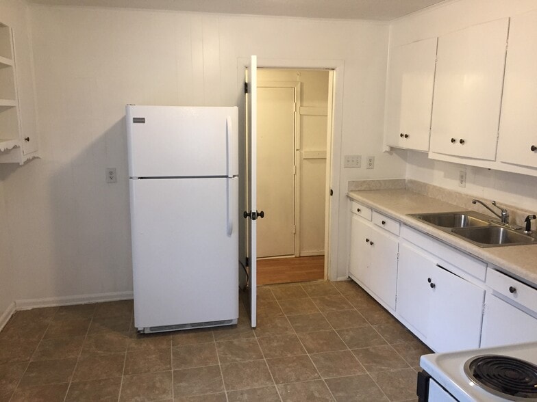Building Photo - 126 Irene Cir