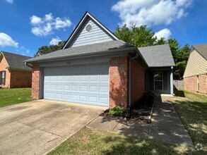 Building Photo - Renovated 2 Bedroom 2 Bath Home for Rent w...