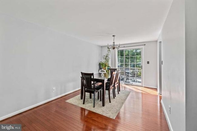 Building Photo - 10612 Holleybrooke Dr
