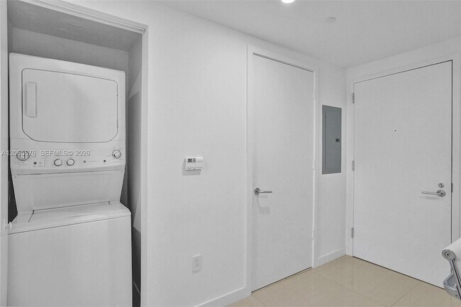 Building Photo - 1300 S Miami Ave