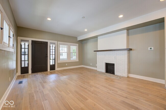 Building Photo - 2832 N Park Ave