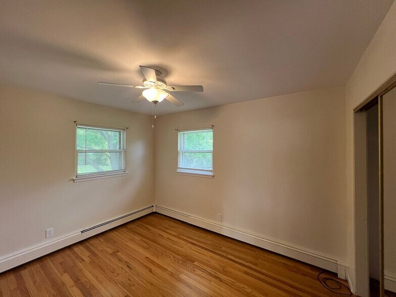 Building Photo - 512 Hill St