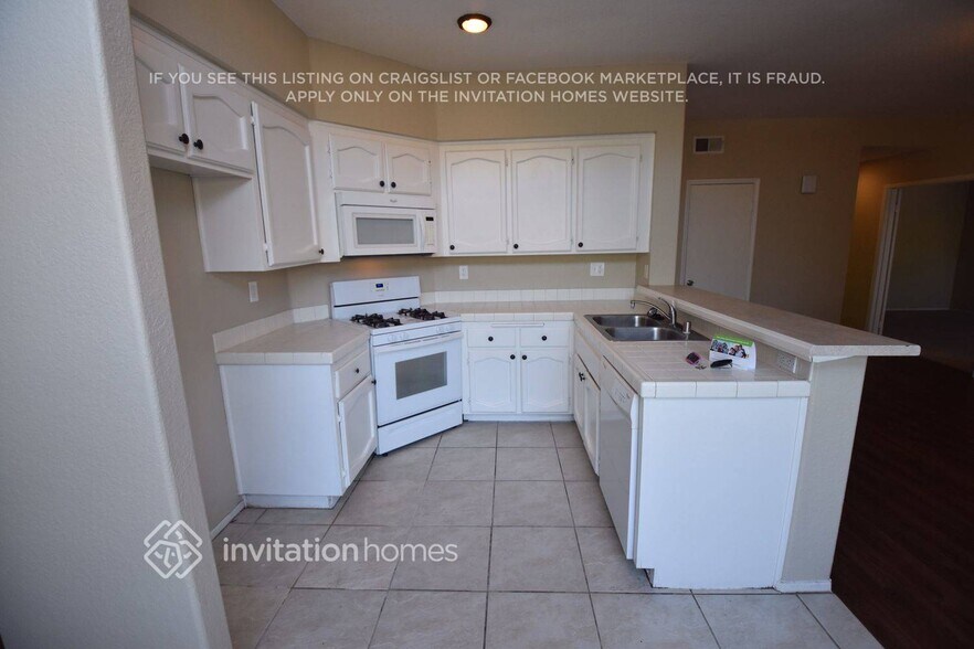 Building Photo - 10432 Brookmead Dr