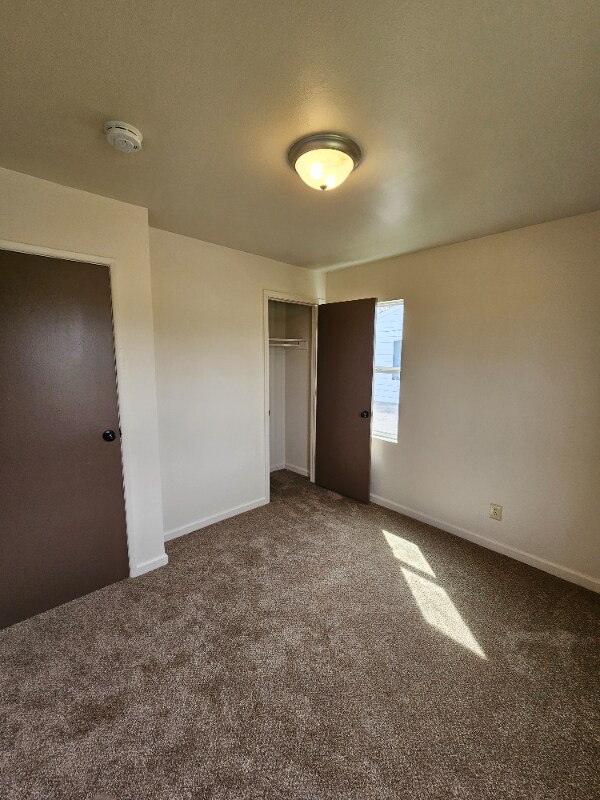 Building Photo - 5 Hanover Ln