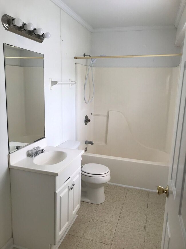 Building Photo - 2563 Carriage Dr
