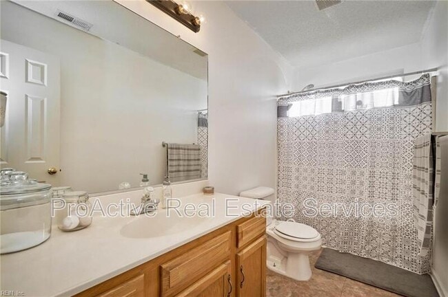 Building Photo - 1220 Woods Edge Cir