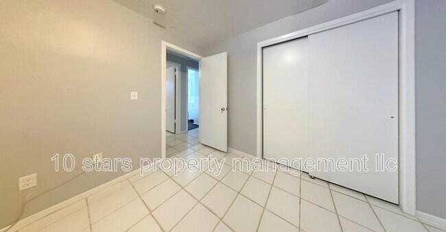 Building Photo - 972 San Christopher Dr
