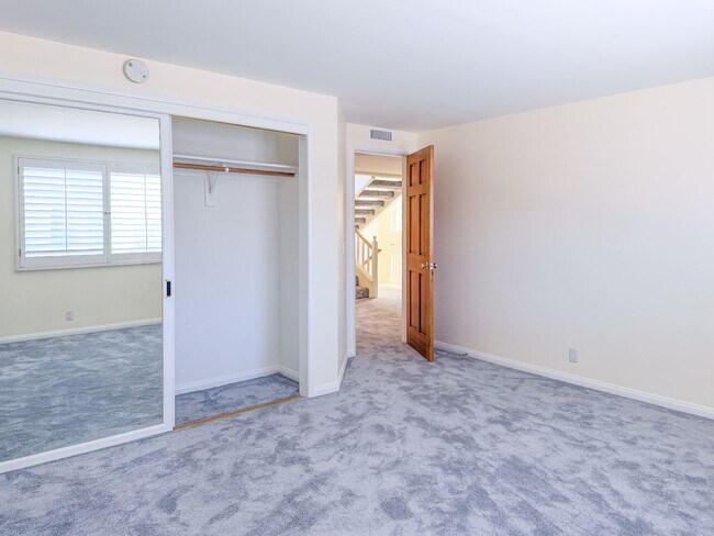 Building Photo - 3637 Ocean Dr