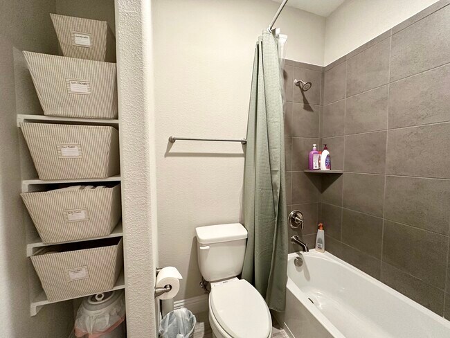Building Photo - 7016 Elk Springs Dr