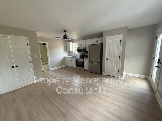 Building Photo - 789 Little Cove Rd
