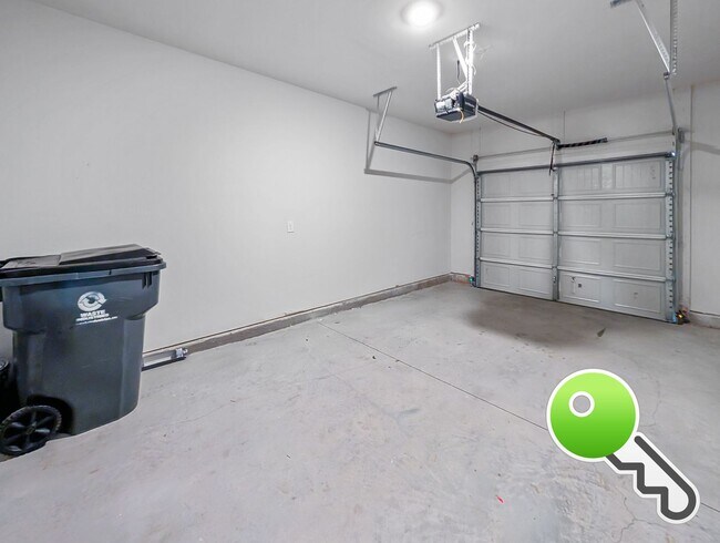 Building Photo - Beautiful 3 Bed / 2.5 Bath Home with Garage in Simpsonville