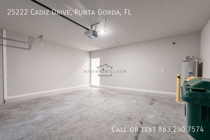 Building Photo - 25222 Cadiz Dr