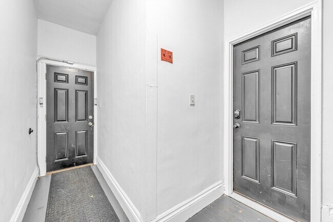 Building Photo - 86 Winthrop St