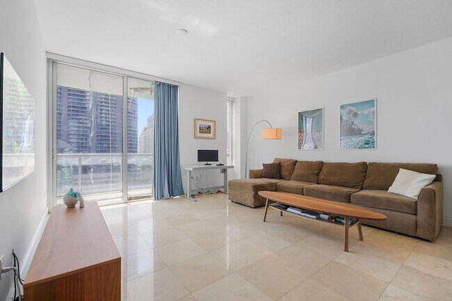 Building Photo - 1050 Brickell Ave