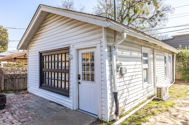 Building Photo - 1229 1/2 S. Owasso Ave.