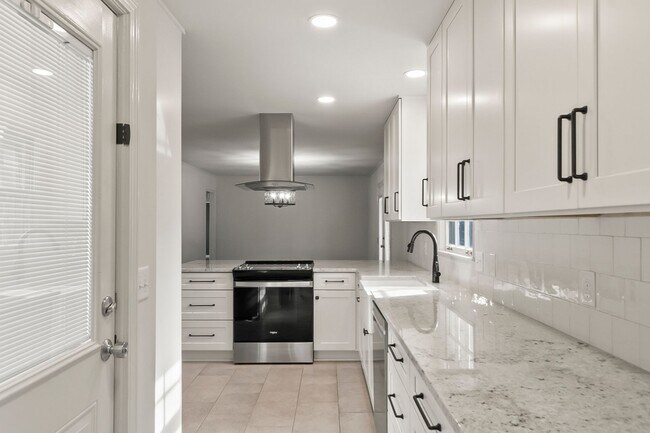 Building Photo - Idlewood Ranch Home Available Now - Massive Fenced Backyard