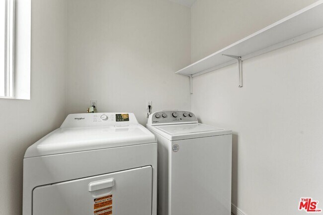 Building Photo - 5738 S Celedon Creek