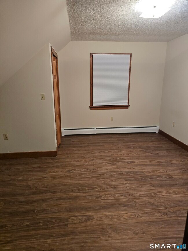 Building Photo - 527 Gilead St