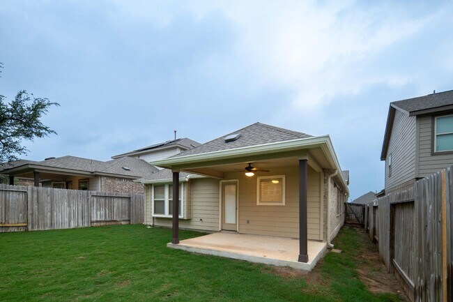 Building Photo - 2089 Egret Ave