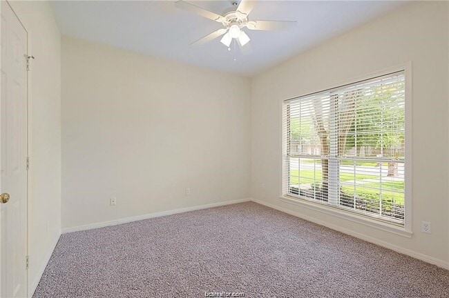 Building Photo - 4709 Shoal Creek Dr