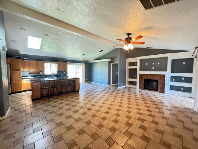 Building Photo - 3 bed/2 ba country home