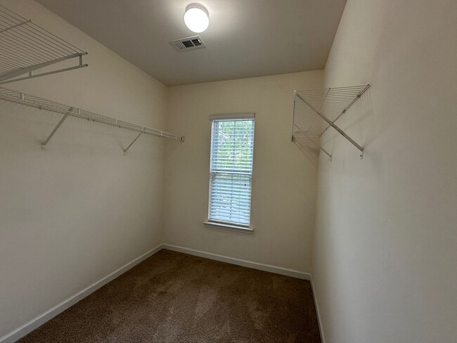 Building Photo - 8957 Bradstreet Commons Way