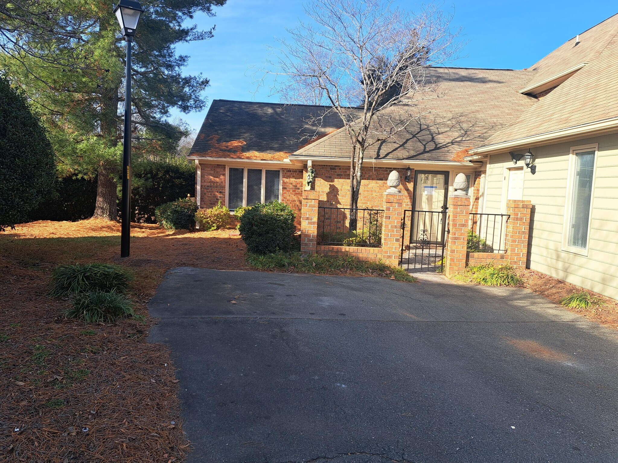 Building Photo - 616 Croston Dr