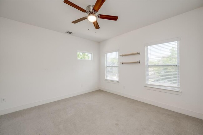 Building Photo - 2921 Prado St