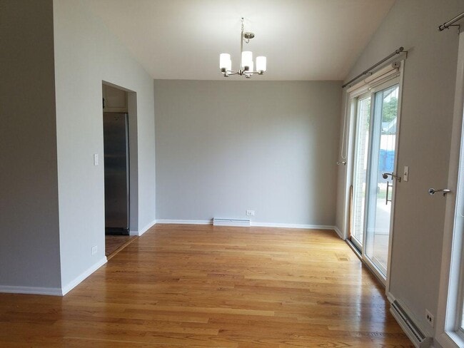 Building Photo - 2626 Pauline Ave