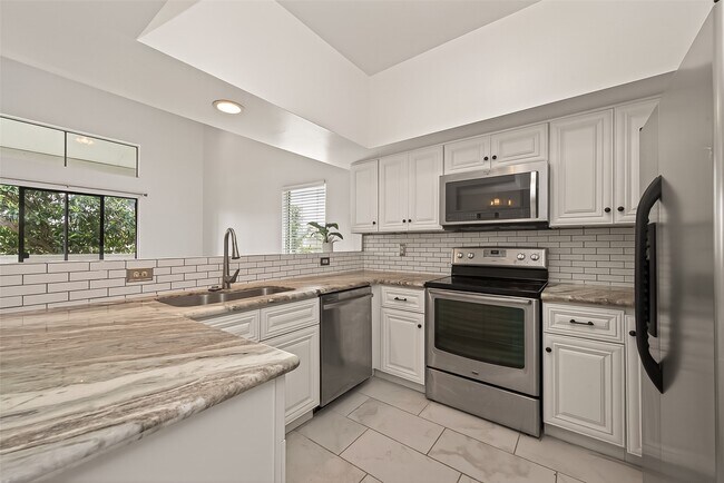 Building Photo - 180 April Point Dr S