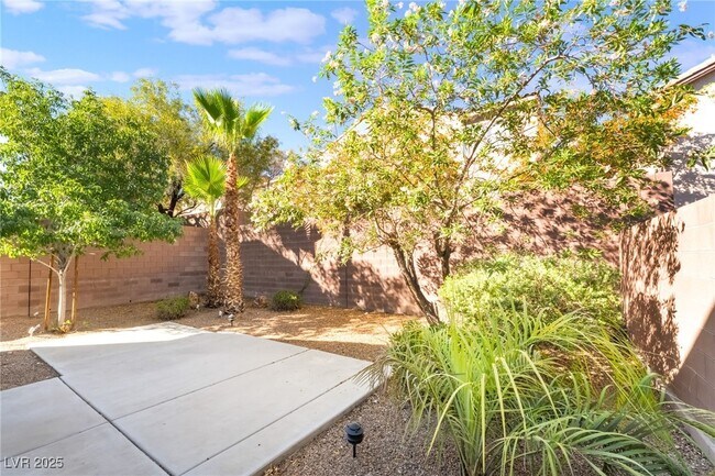 Building Photo - 2621 Le Pontet Terrace