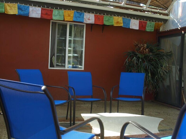 Back patio - 962 Osborne St