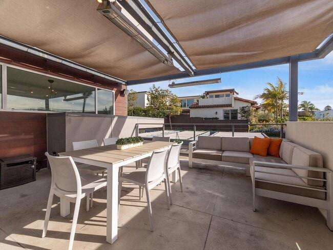 Building Photo - Solana Beach Paradise