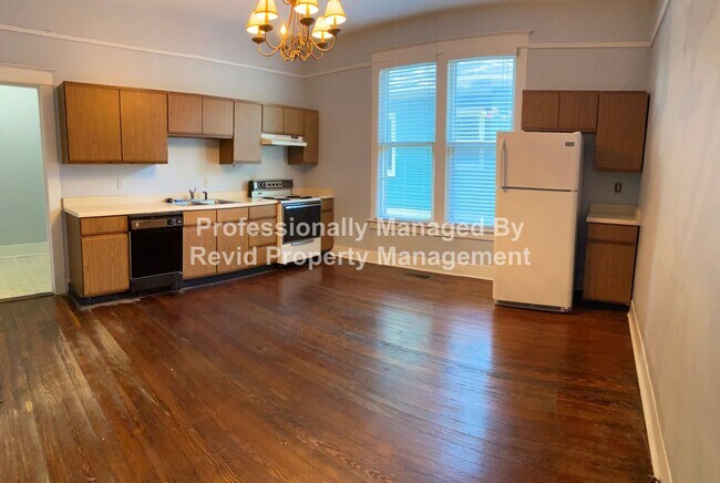 Building Photo - 288 N McLean Blvd