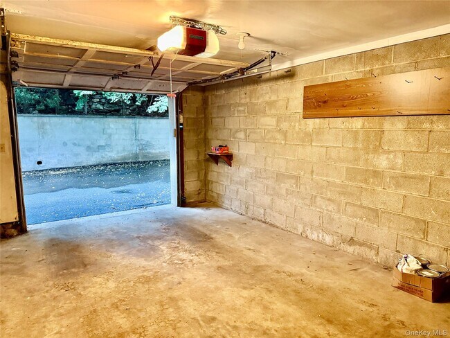Building Photo - 130 N Kensico Ave