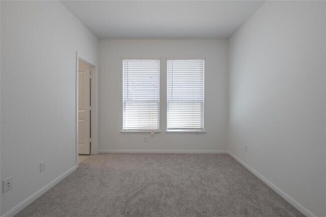 Building Photo - 313 Sonbria Pass