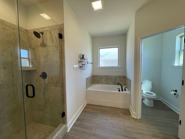 Building Photo - 3 Bedroom, 2 bathroom in Twin Beech Estate...